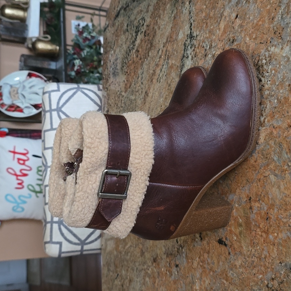 Timberland brown leather boots with faux shearling 8